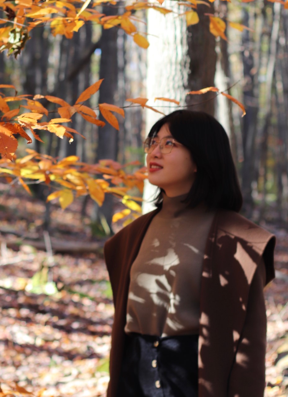 A colour headshot photo of Yinmiao Li